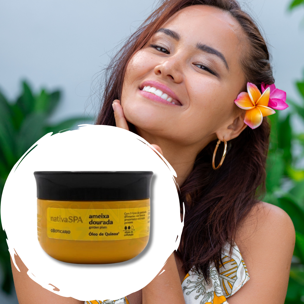 A smiling woman holds a jar of honey, showcasing the O Boticário Nativa Spa body scrub with a golden plum scent.